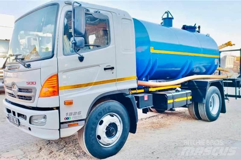 Hino 500 1326 Специальные грузовики