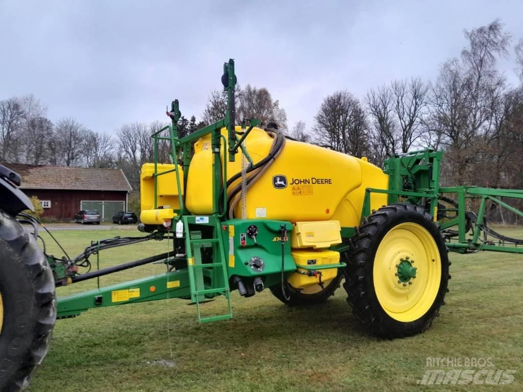John Deere M 740 i Прицепные опрыскиватели