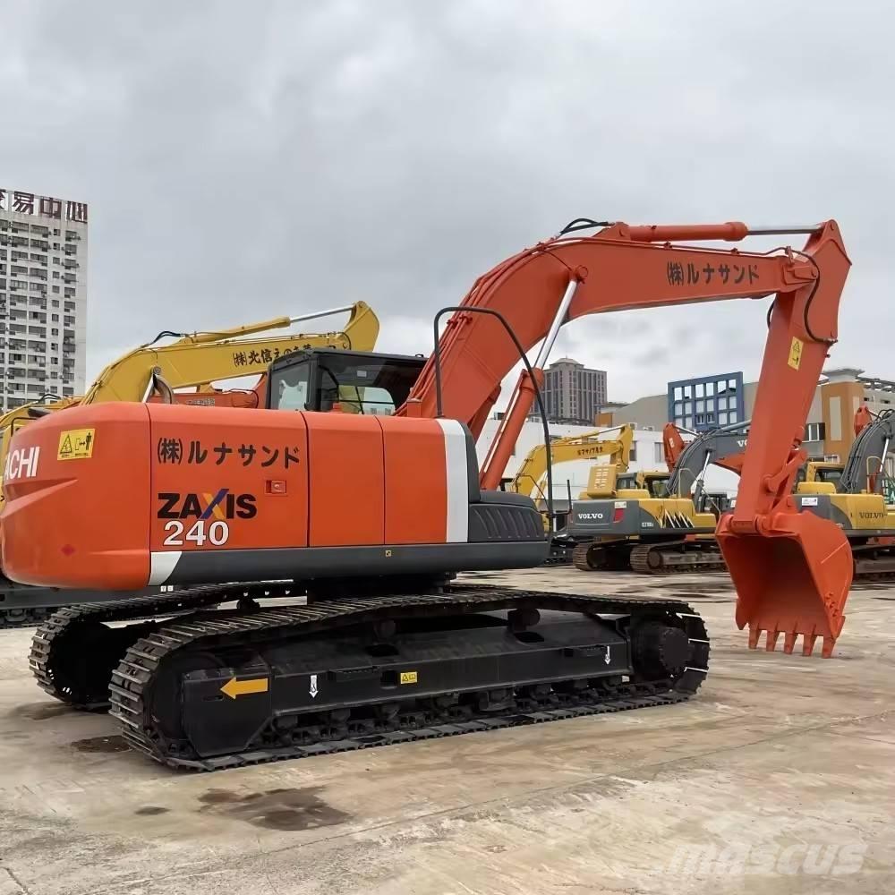 Hitachi ZX 240 Гусеничные экскаваторы