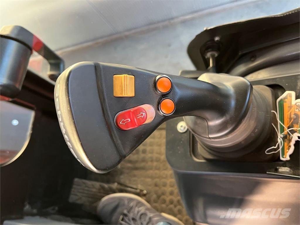 Schäffer 5680 T Фронтальные погрузчики