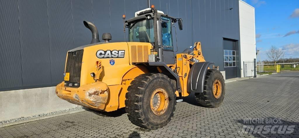 CASE 821 F Фронтальные погрузчики