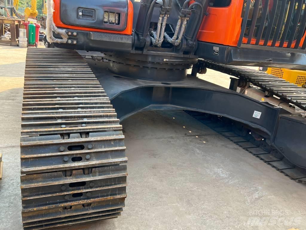 Doosan DX300 Колёсные экскаваторы