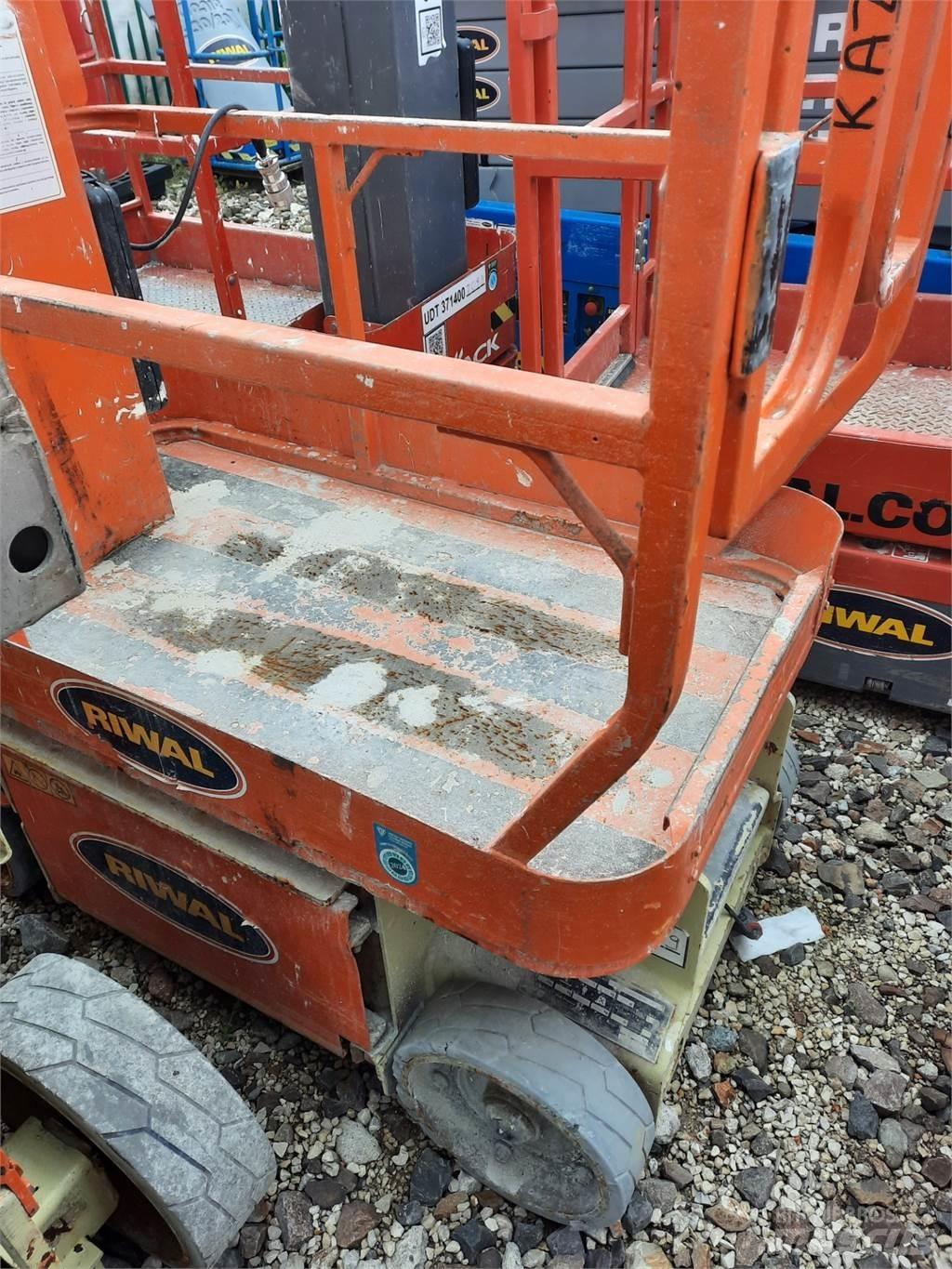 JLG 1230ES Разные подъемники и вышки