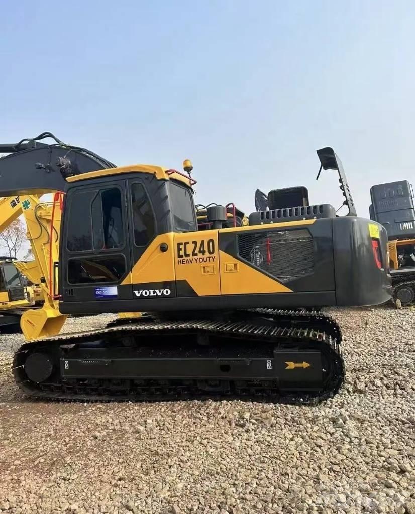 Volvo EC 240 Гусеничные экскаваторы