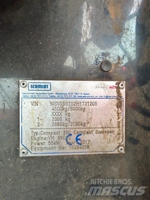 Schmidt Compact 200 Вакуумные уборочные машины