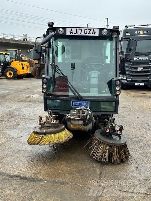 Schmidt Compact 200 Вакуумные уборочные машины