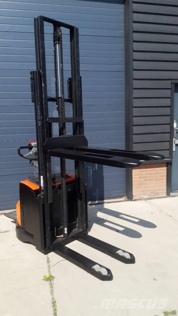 BT SWE 120 Самоходные электроштабелёры