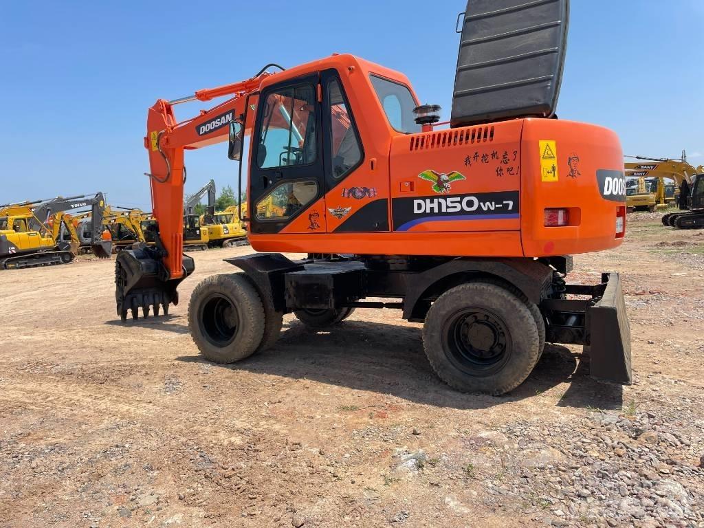 Doosan 150 Колёсные экскаваторы