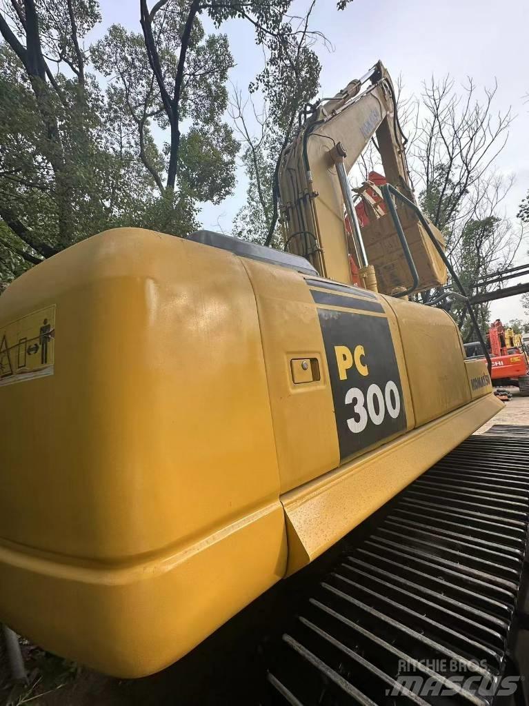 Komatsu PC 300 Гусеничные экскаваторы