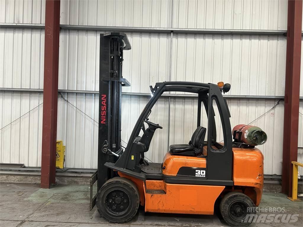 Nissan UGDO2A30PQ Газовые погрузчики