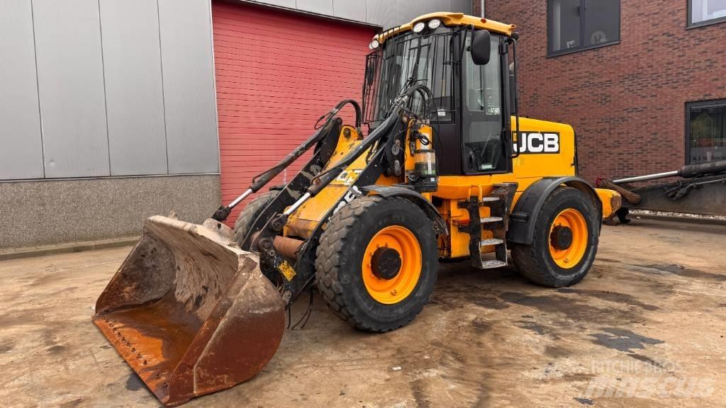 JCB 411 Фронтальные погрузчики