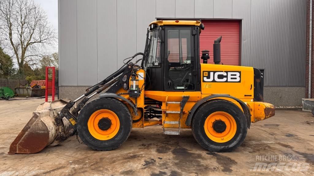 JCB 411 Фронтальные погрузчики