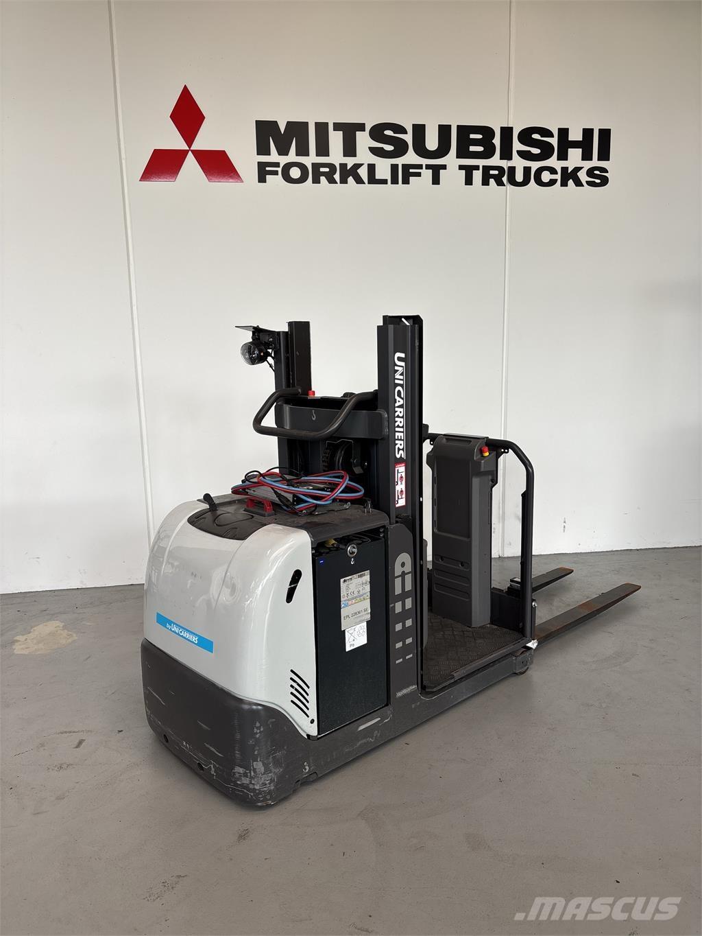 UniCarriers EPL100 Горизонтальные комплектовщики