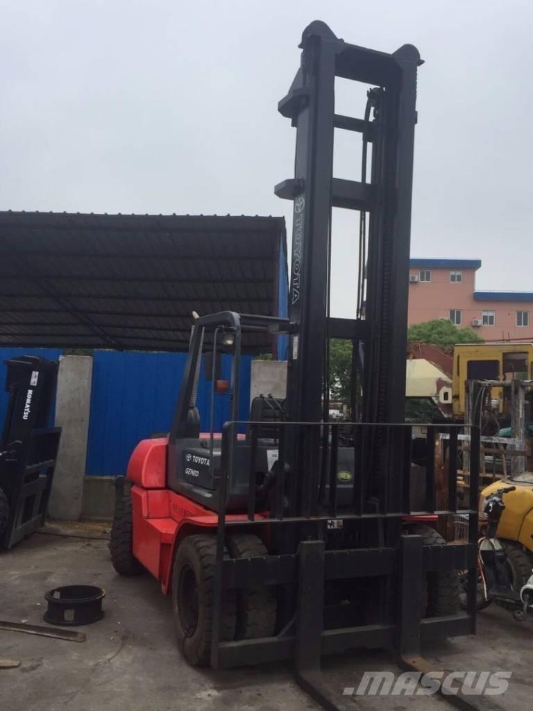Toyota 8 Ton Дизельные погрузчики