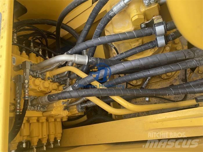Komatsu PC 240 -8 Гусеничные экскаваторы