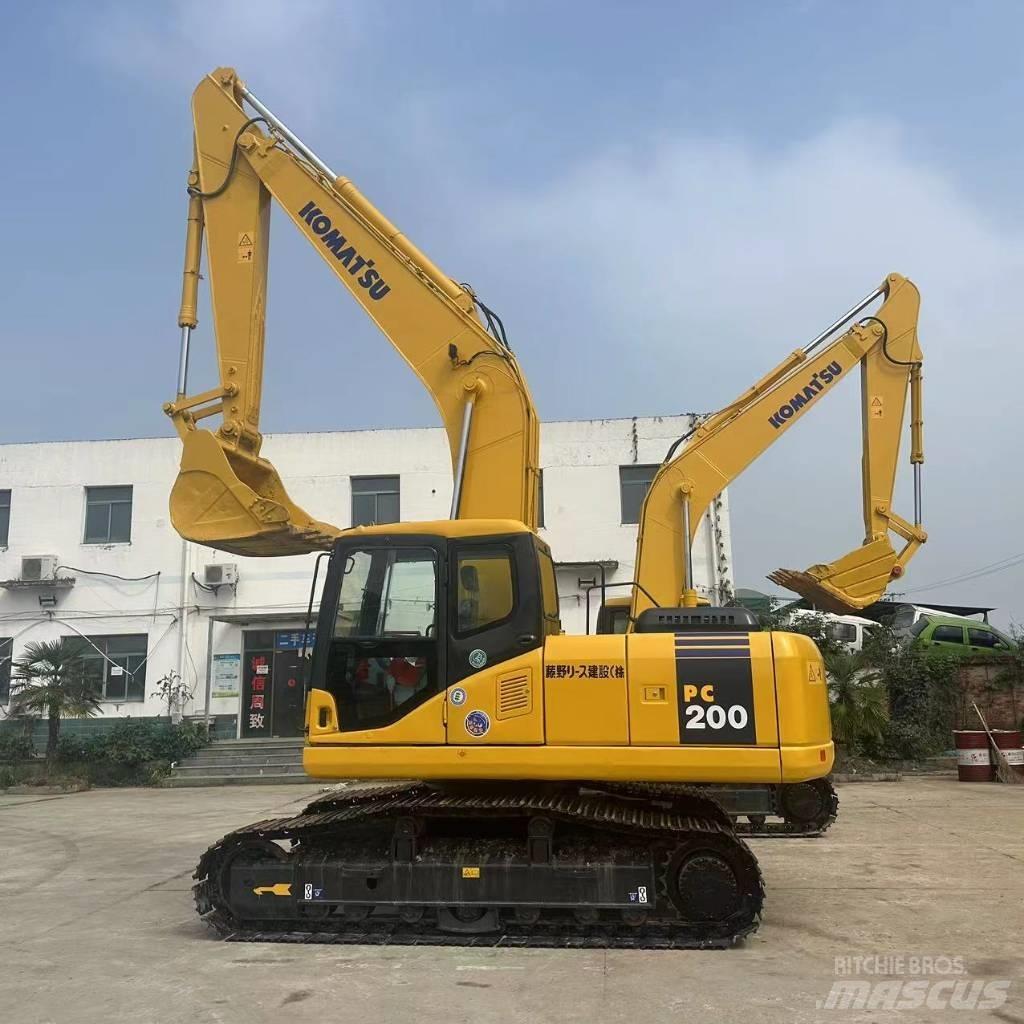 Komatsu PC 200-7 Гусеничные экскаваторы