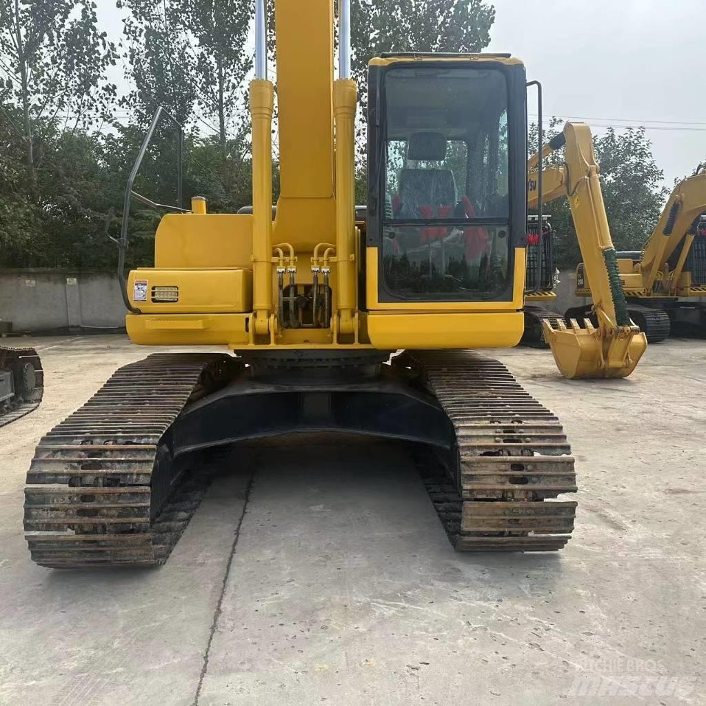 Komatsu PC 200-7 Гусеничные экскаваторы