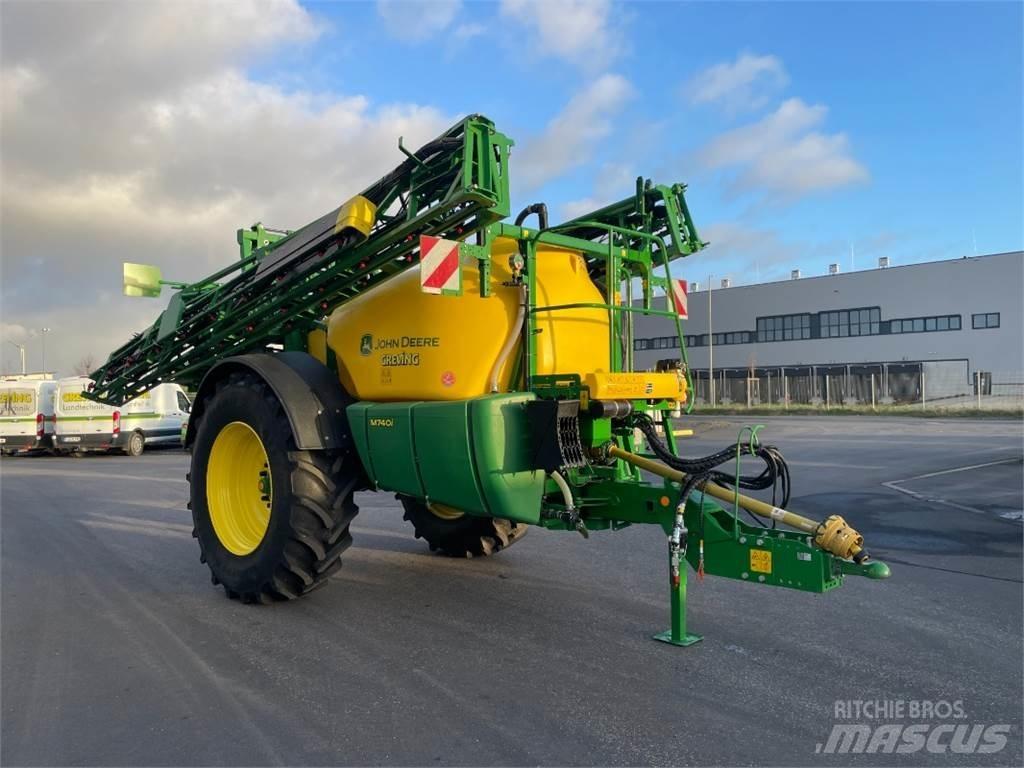 John Deere M740i Прицепные опрыскиватели