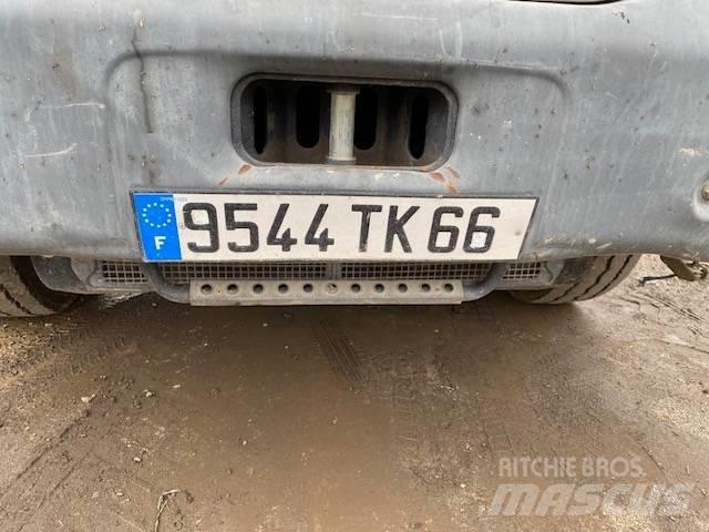 Renault Kerax 380 Грузовики-Самосвалы