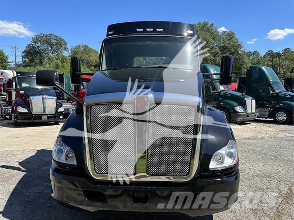 Kenworth T680 Седельные тягачи