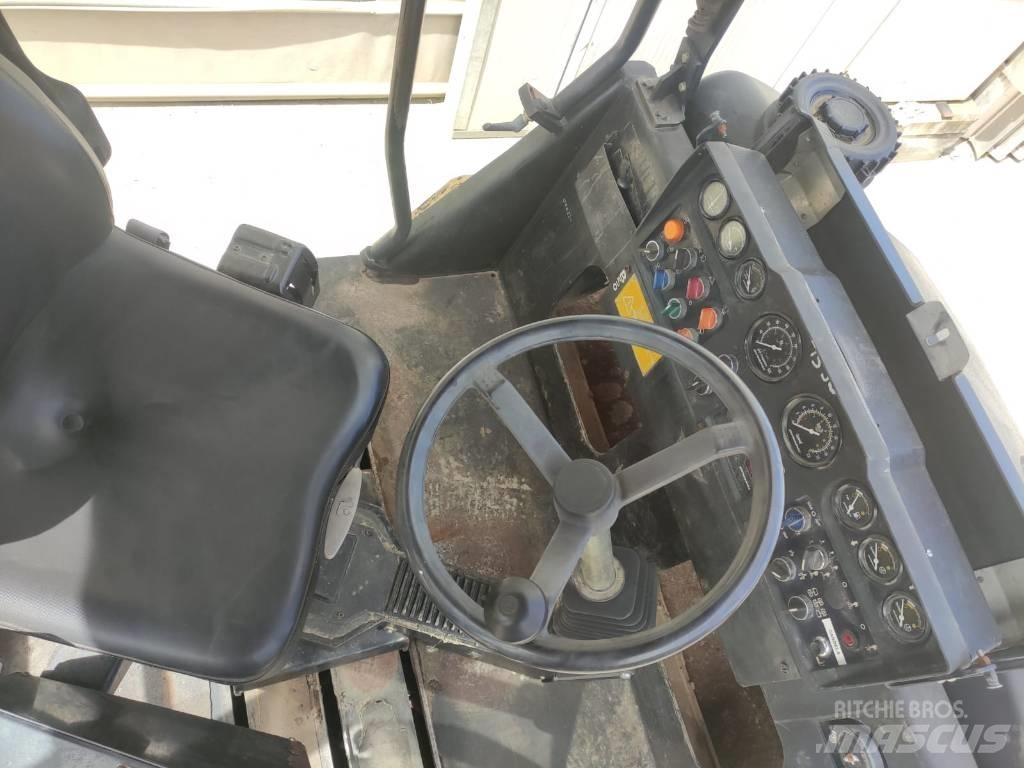Dynapac CC 232 HF Катки тротуарные