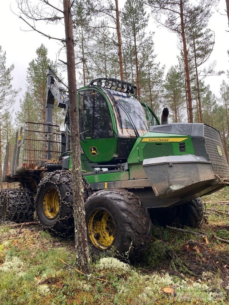 John Deere 1010G Форвардеры