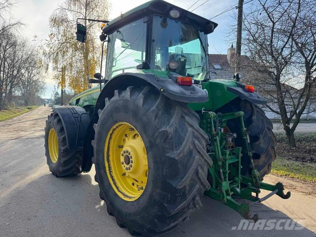 John Deere 8330 Трактора