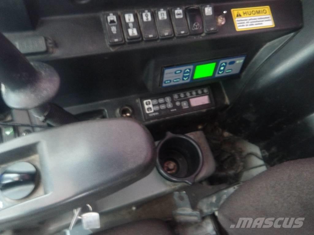 Takeuchi TB 295 W Колёсные экскаваторы