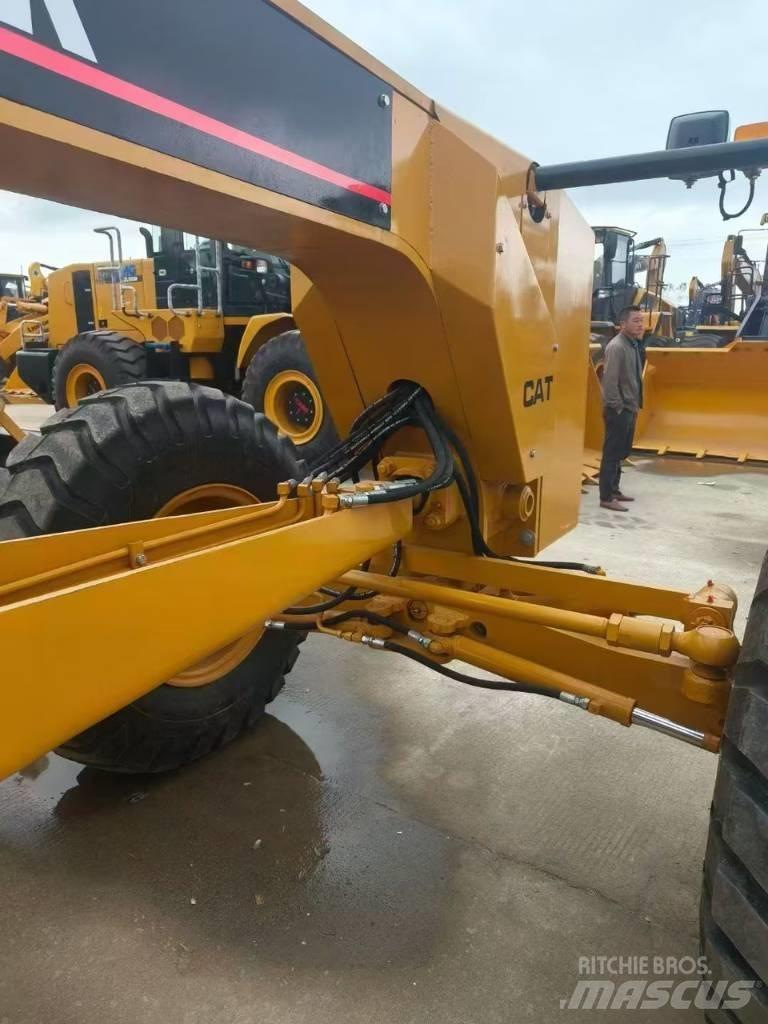 CAT 140K Грейдеры