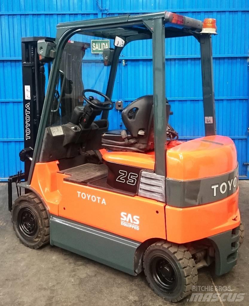 Toyota 7 FBMF 25 Электропогрузчики