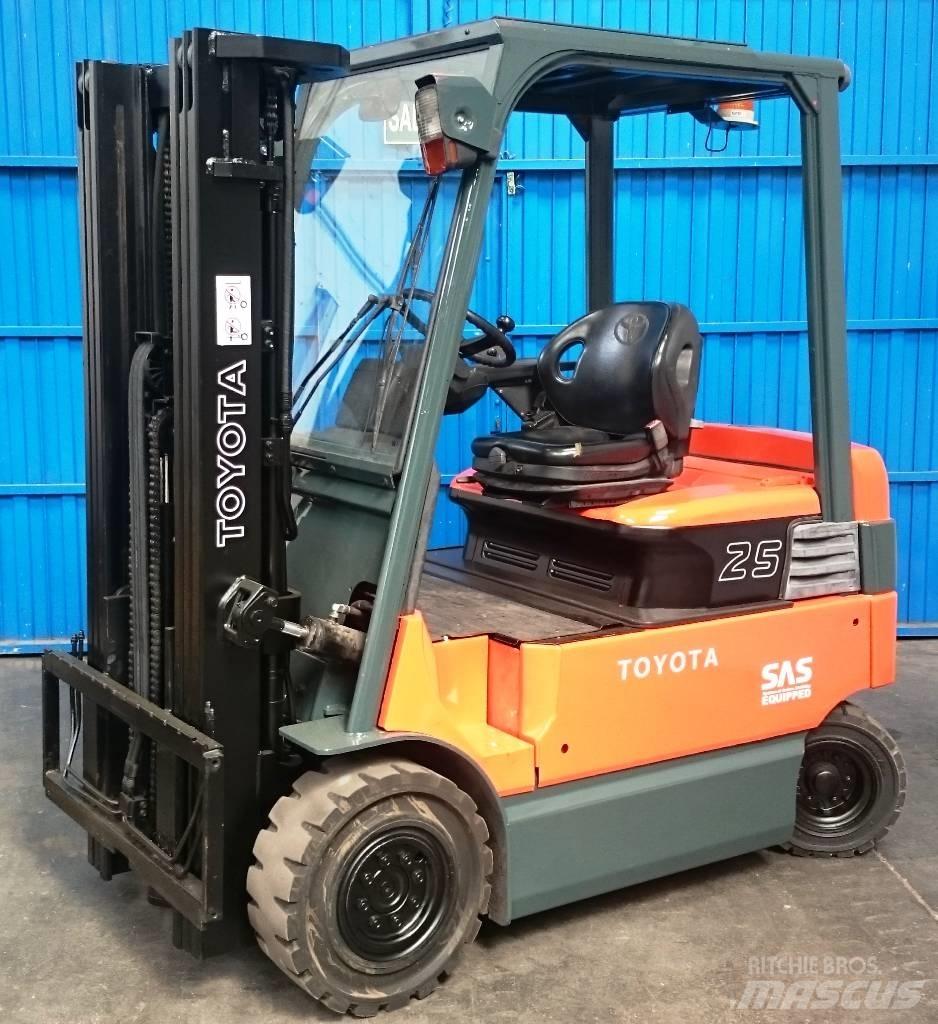 Toyota 7 FBMF 25 Электропогрузчики