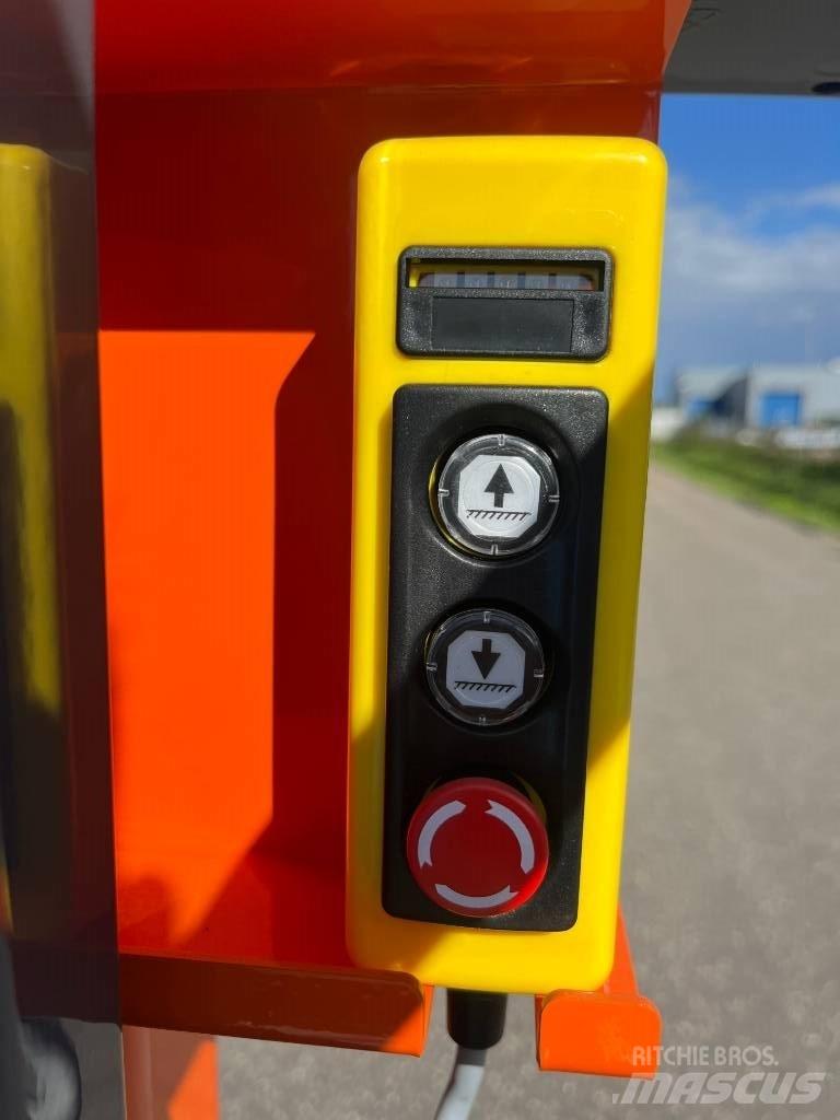 JLG Nano Вертикальные мачтовые подъемники