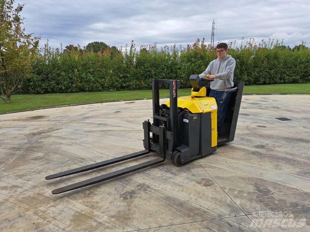 Combilift CS 600 Ручные штабелёры с электроподъёмом