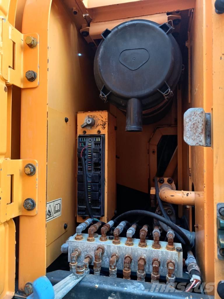 Hyundai R220LC-9 Гусеничные экскаваторы