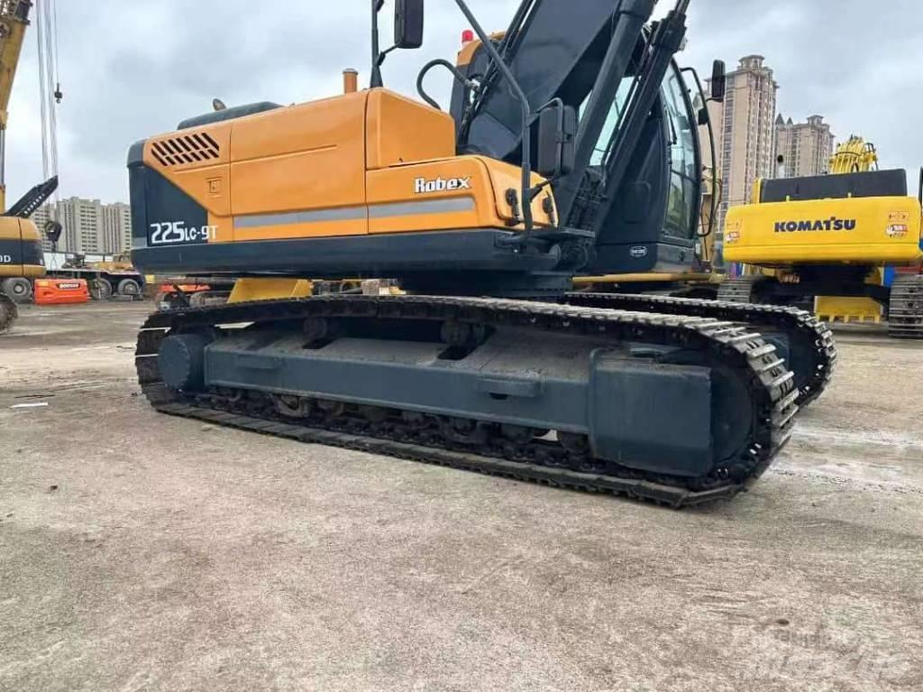 Hyundai 225LC-9T Гусеничные экскаваторы