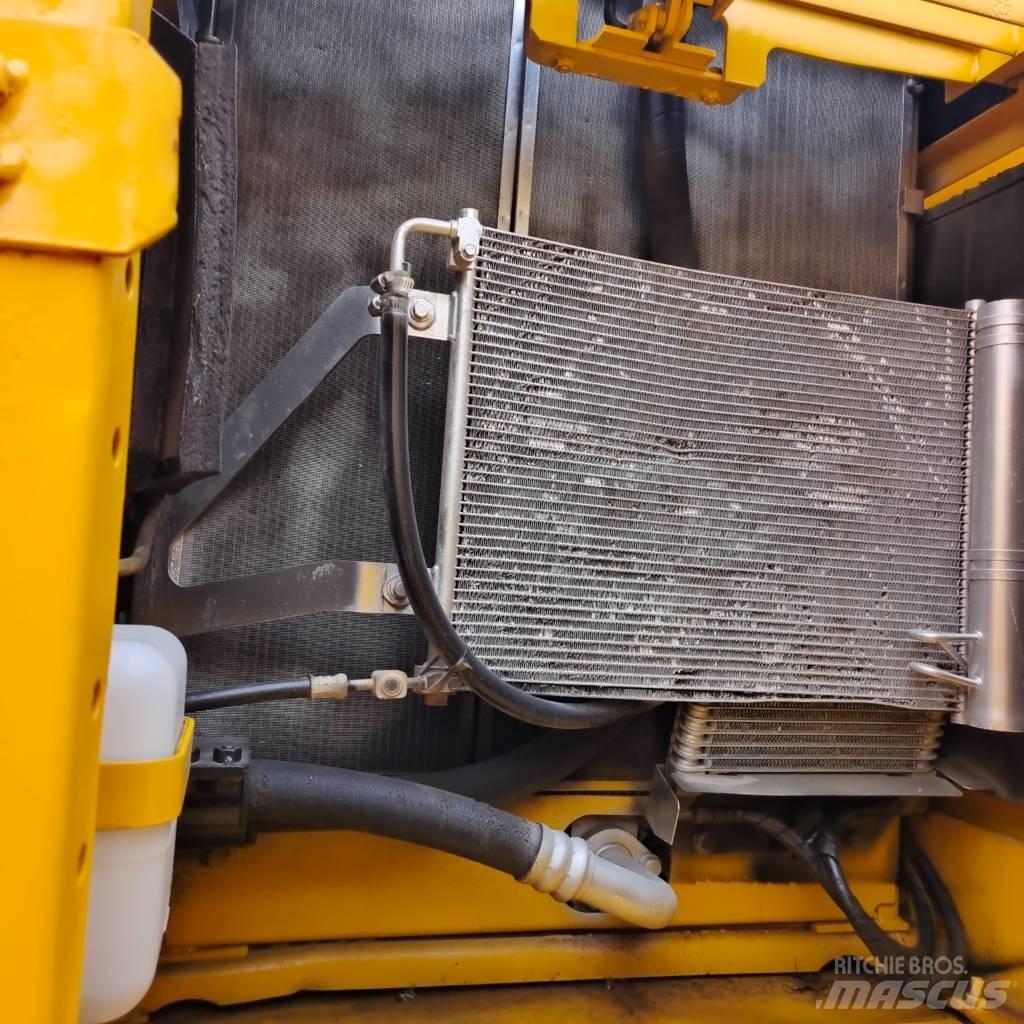 Komatsu PC 200-8 Гусеничные экскаваторы