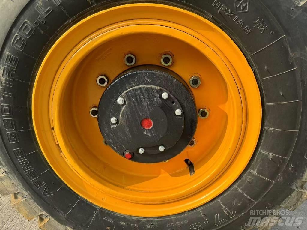 LiuGong 835 Фронтальные погрузчики