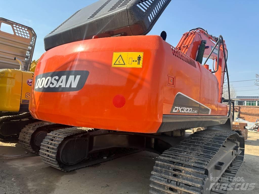 Doosan DX 300 Гусеничные экскаваторы