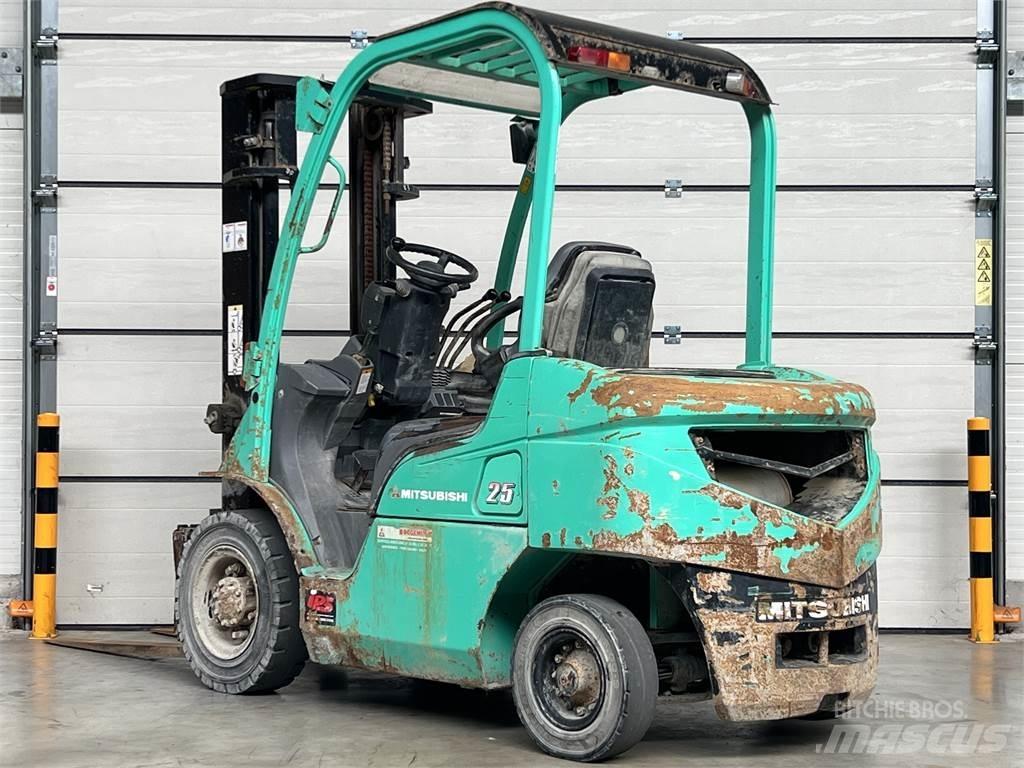 Mitsubishi FD25N Дизельные погрузчики