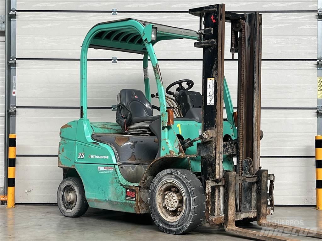 Mitsubishi FD25N Дизельные погрузчики