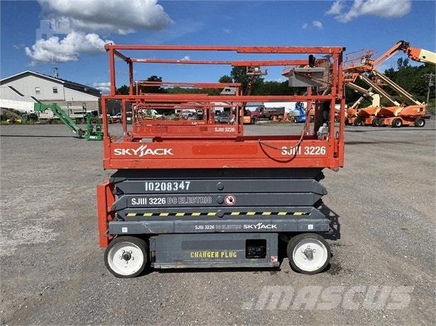 SkyJack SJ III 3226 Ножничные подъемники