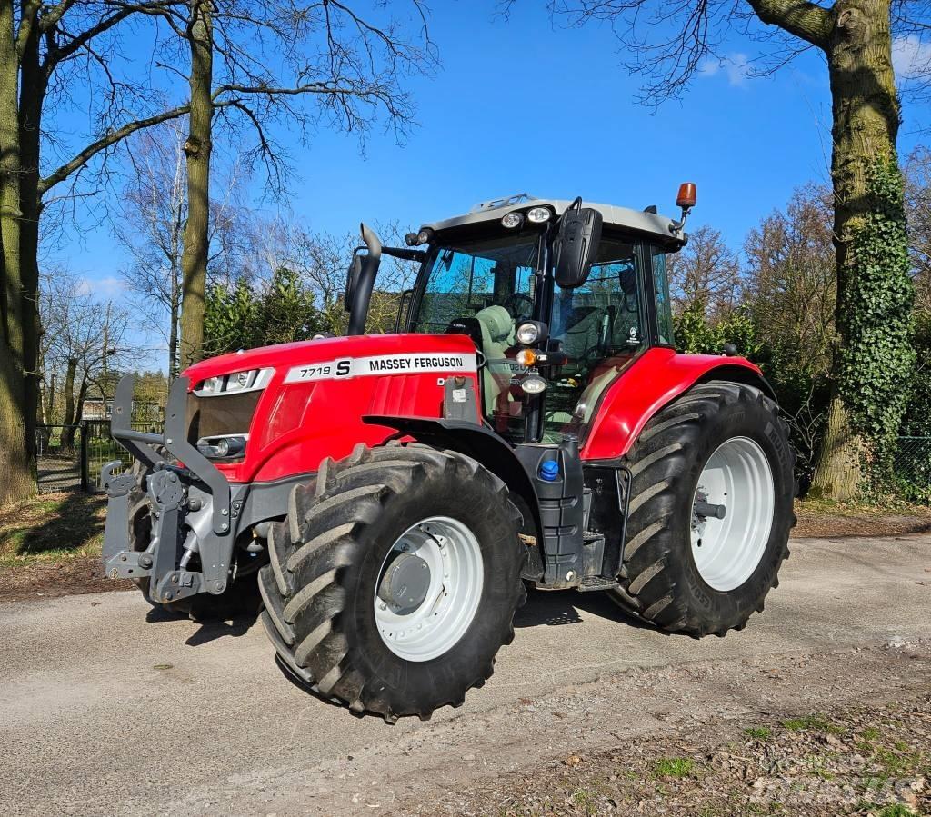 Massey Ferguson 7719 Трактора