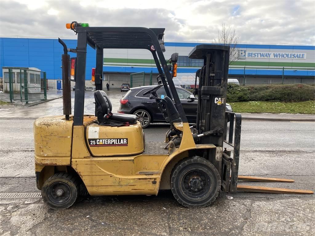 CAT DP25K Дизельные погрузчики