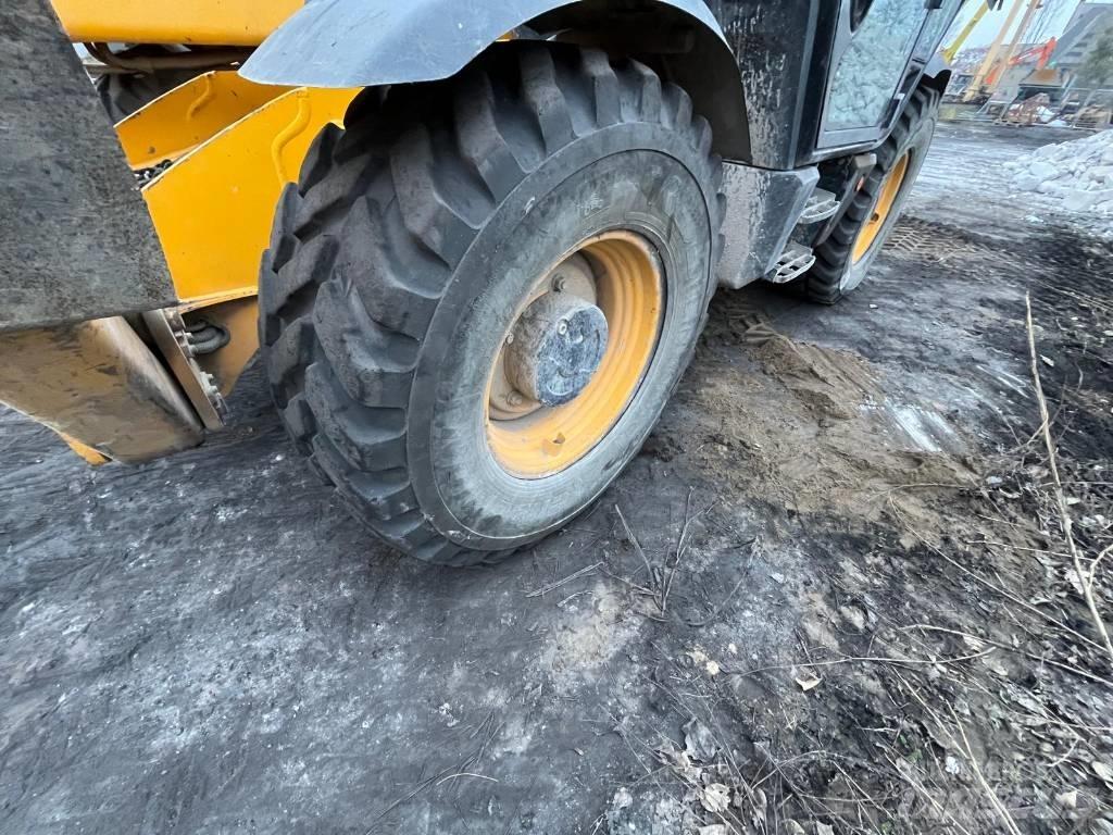JCB 540-140 Телескопические погрузчики