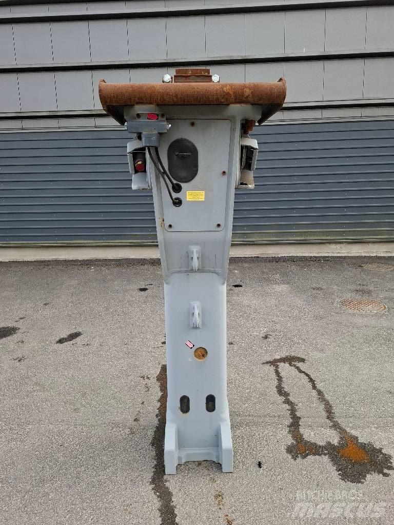 Epiroc EC 155CL Гидромолоты