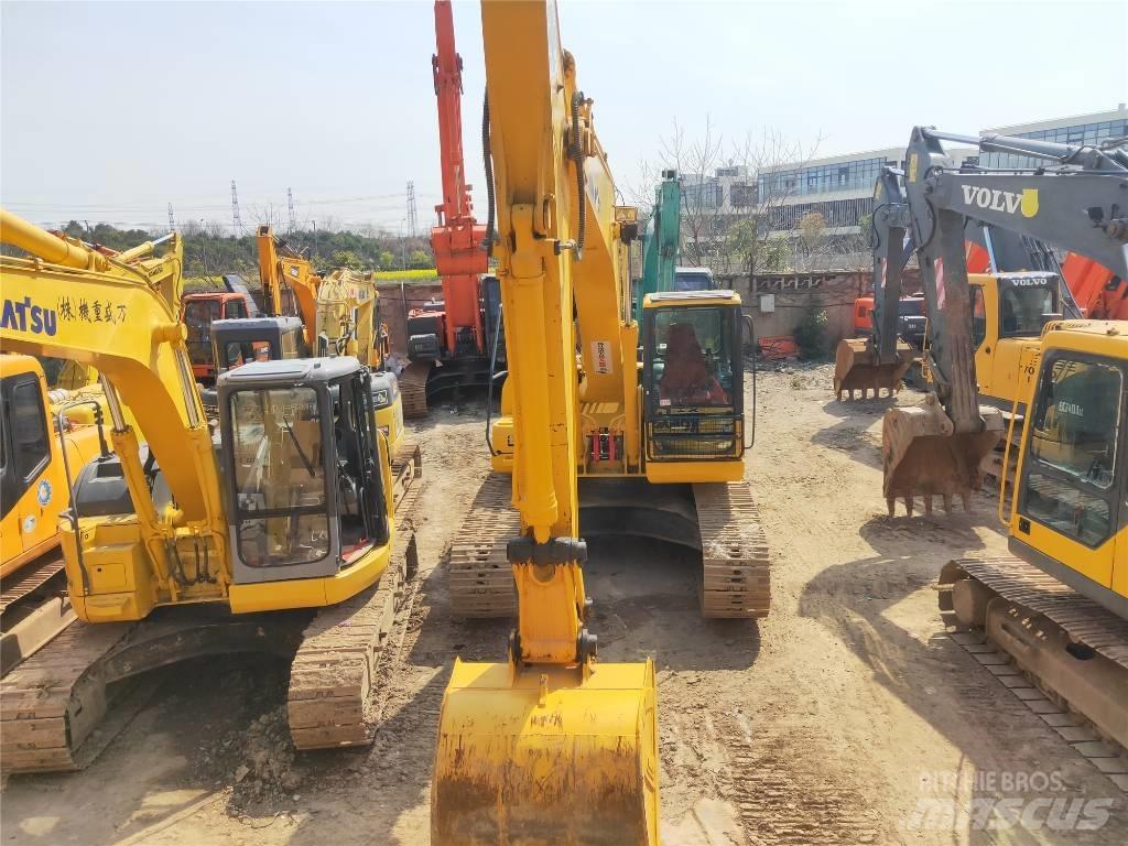 Komatsu PC 200-7 Гусеничные экскаваторы