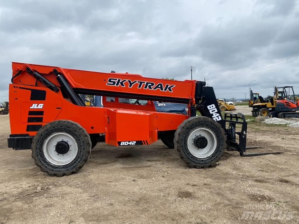 SkyTrak 8042 Телескопические погрузчики