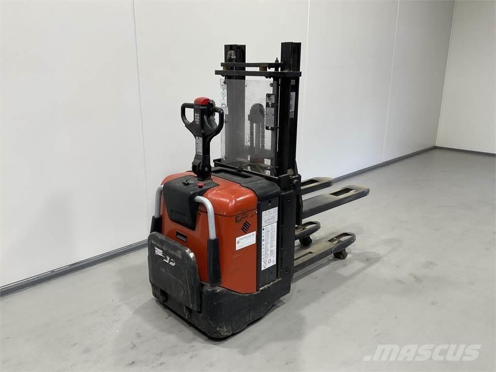 BT SPE125L Самоходные электроштабелёры