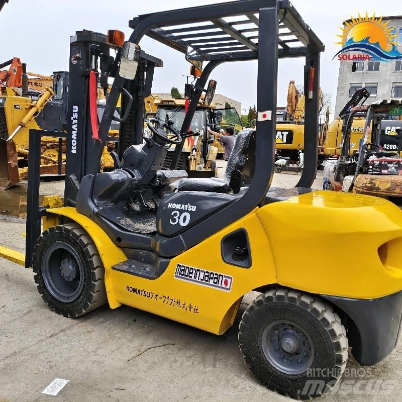 Komatsu 30 Дизельные погрузчики
