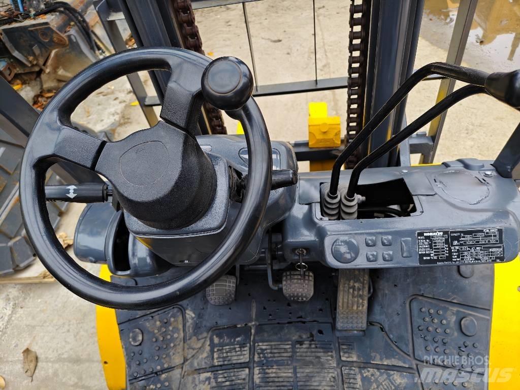 Komatsu 30 Дизельные погрузчики